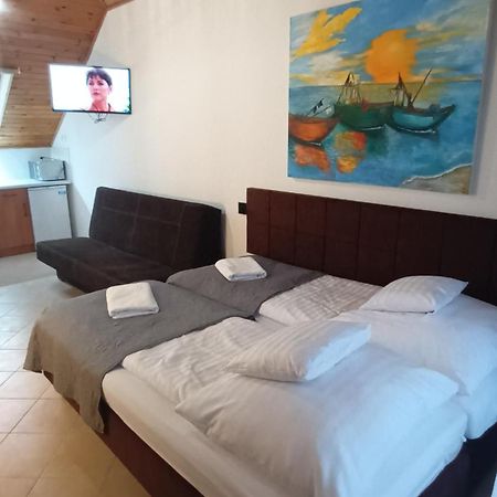 Pensjonacik Ewa Bed & Breakfast Darlowo Bagian luar foto
